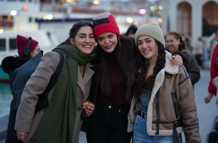 🖤✨ Bastidores que a gente AMA ver!
Irem &amp; Sahtekarlar em modo off, mas ainda entregando tudo 👀🔥

🧭 Curadoria: Portal Sahtekarlar Brasil (@sahtekarlarbrasil)

#Sahtekarlar #Sahtekârlar #sahtekarlartv #sahtekarlardizi #diziturca