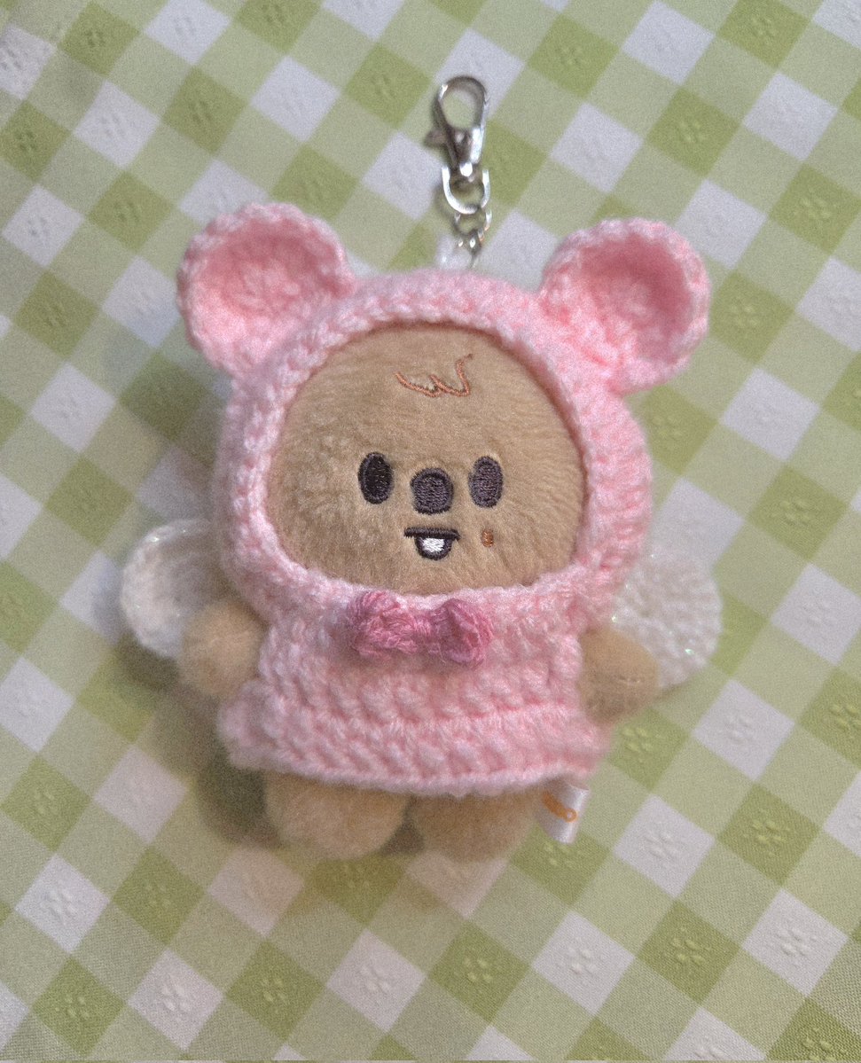 ninoononie_'s tweet image. sure remove those “albums”. we got us some amazing staytists with their cute creations too 🎀

maybe we prefer to buy from them for a more REASONABLE PRIZES.

stay 1  -  0 jype.