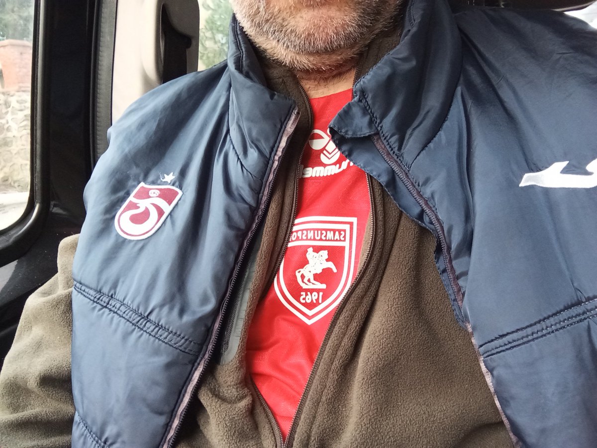 Her ne kadar Trabzonsporlu olsak da Atatürk imzalı Samsunspor forması giymek de şereftir 💙❤️🤍
<a href="/bilbay_official/">Bilal Baycu 🇹🇷</a> 
<a href="/Samsunspor/">Samsunspor 🇹🇷</a> 
<a href="/samsunspormarkt/">SS Markt</a> <a href="/yirmiocakorg/">Samsunspor | yirmiocakorg</a>