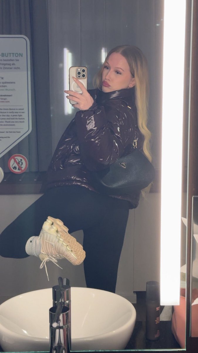 goddess tweet media