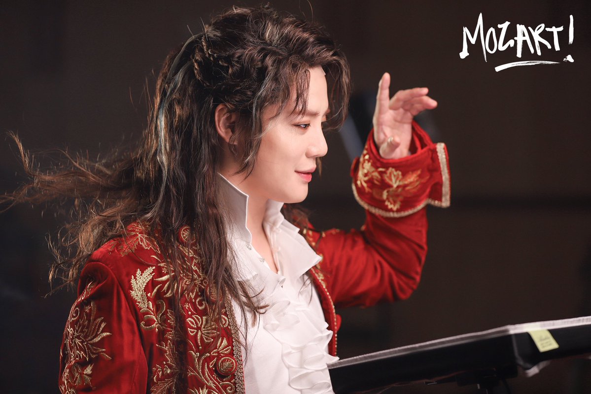 #끝나지_않는_음악_김준수
어라?
#뮤지컬배우김준수_데뷔16주년