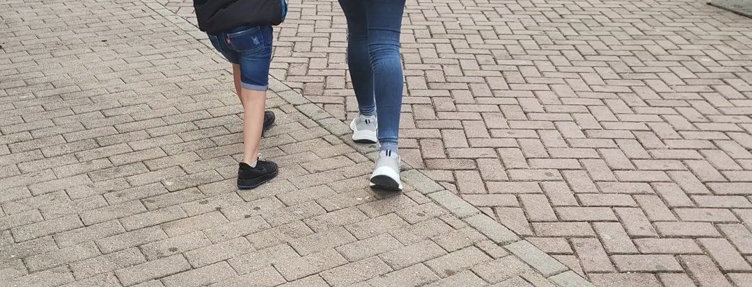 Samuel, un niño con Charcot-Marie-Tooth, lucha por caminar mientras espera respuesta de <a href="/NuevaEPS_/">NUEVA EPS</a> Tiene 6 años, vive en zona rural de #NariñoAnt y hoy sus derechos de salud están en pausa.