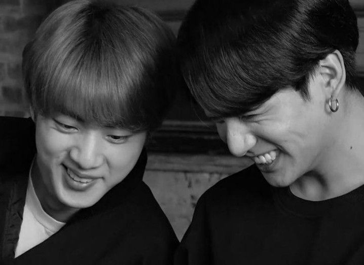 YMJDAILY's tweet image. "which member do you miss the most?" 
"Jungkookie" 🥺