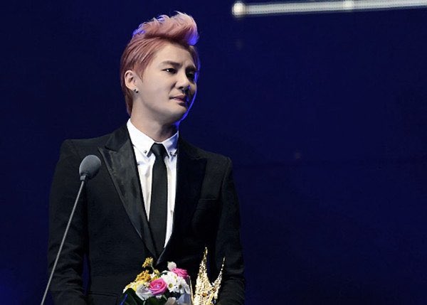 #끝나지_않는_음악_김준수
이 우주는 널 위한 계획이 있단다
#뮤지컬배우김준수_데뷔16주년