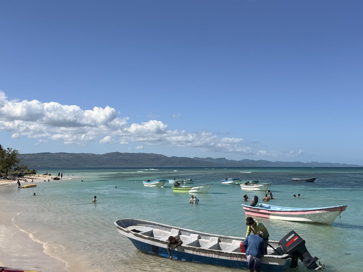 KatiaNunez22's tweet photo. Saludos desde La Ensenada 🤗🙌🤩☀️🌊👙🏝️que tal su día? https://t.co/s42XQKV7uG