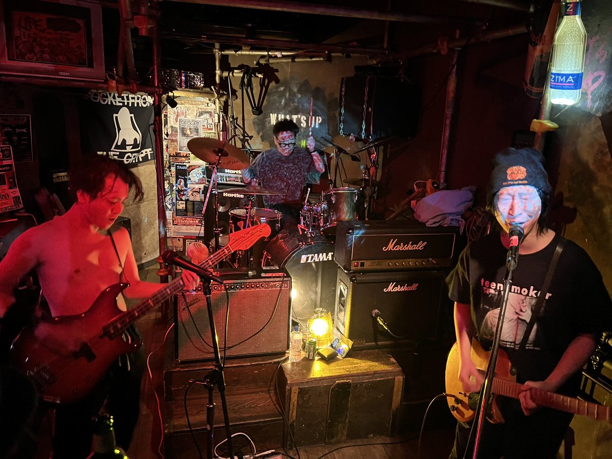 本日自主企画第一弾
ETERNAL AFTERGLOW vol.1に出演してくれたBAND、寒い中来ていただいた方々ありがとうございました！第二弾お待ちください！
2026.1.25@
鶯谷What's up
teensmoker
EVERYTHING SUXX
Anodize Head
точка(トーチカ)