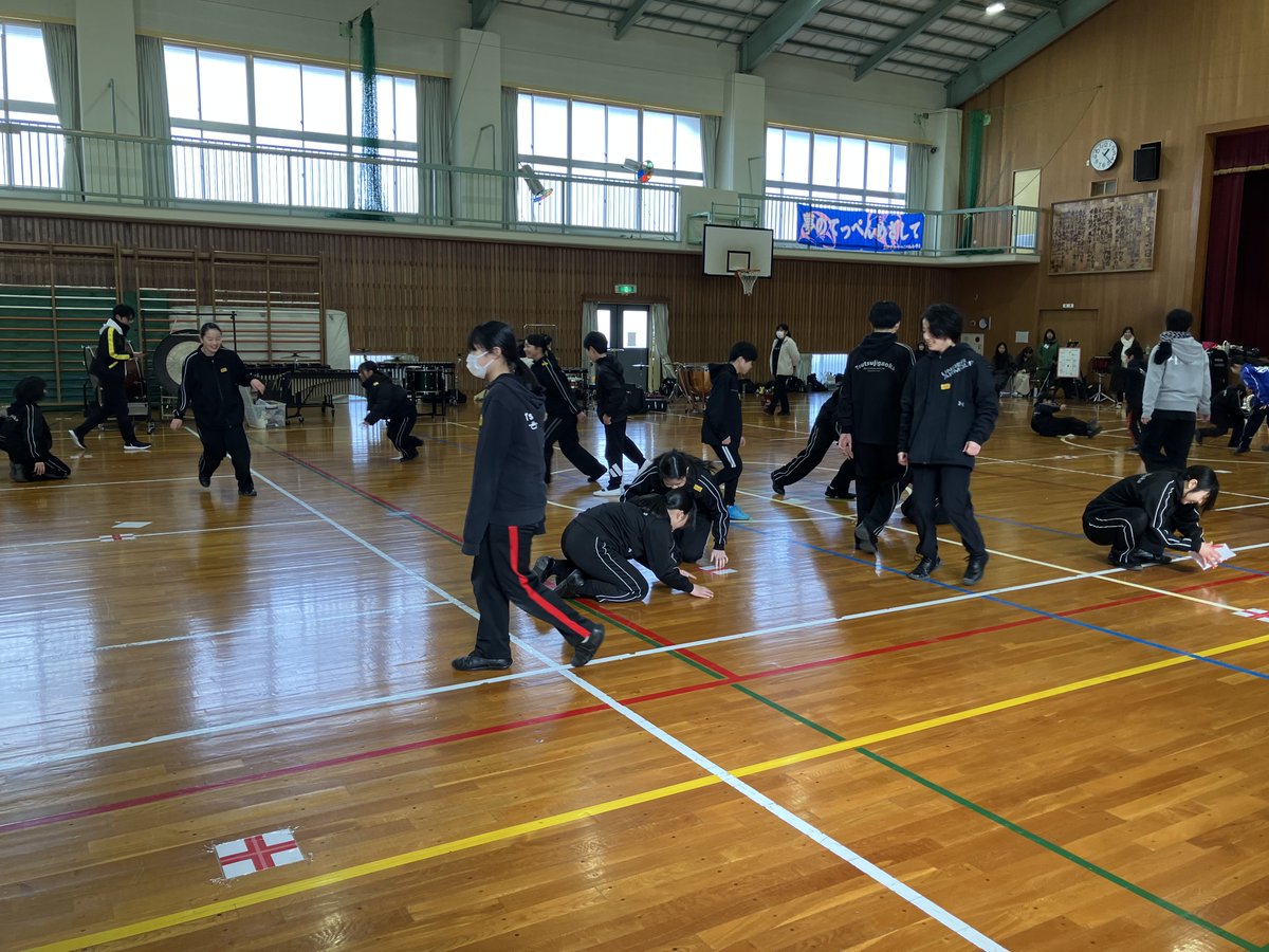 Toyohashi_MB's tweet photo. 1月25日(日)
本日は7名の見学・体験をいただきました。
ポイントカードゲームで身体をあたためたあと，M&amp;Mと楽器・CG体験をしました。
また，一人は入団を決めてもらいました。第一号です。
これからいっしょに頑張りましょう。
まだまだ見学・体験募集中です。 https://t.co/BVo5rXWMIo