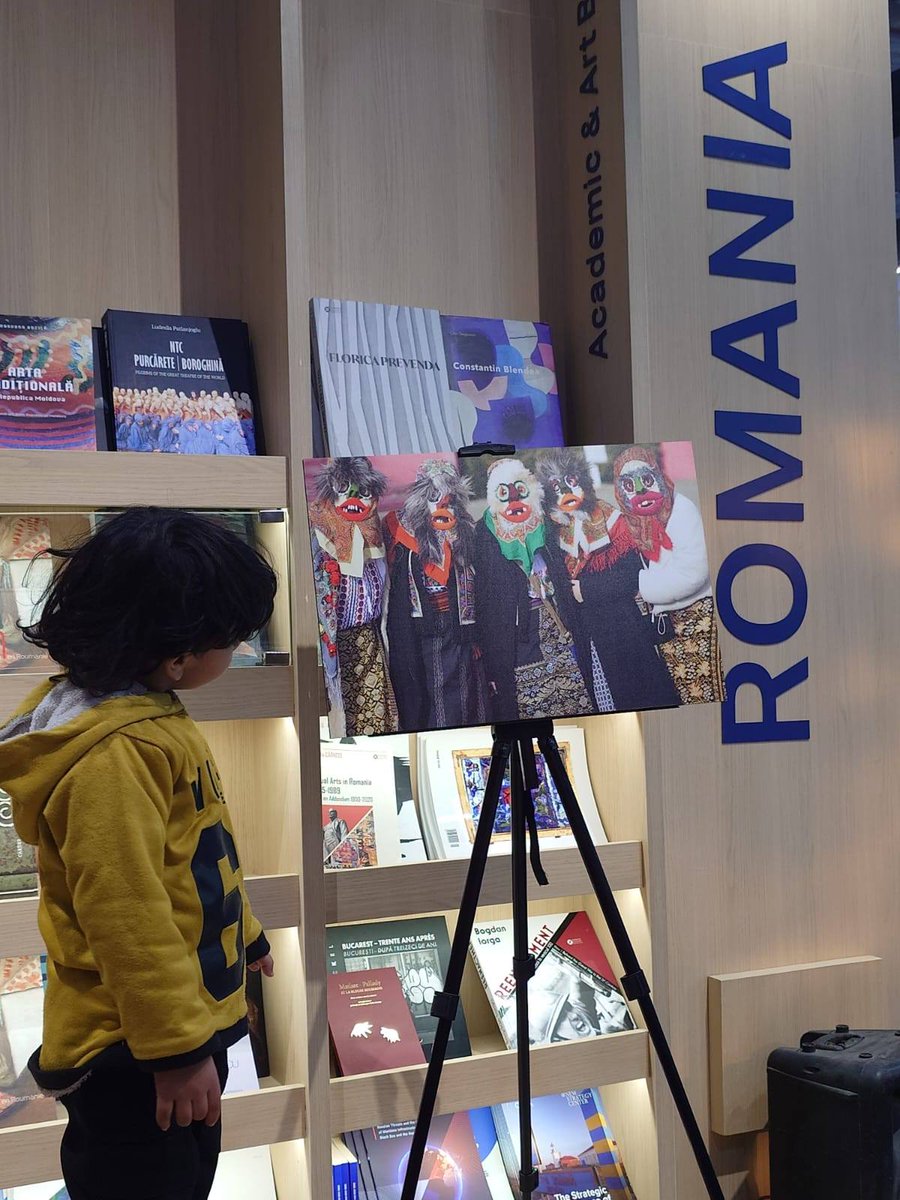 RRInternational's tweet image. Romania is participating, until February 3, as guest of honor, in the 57th edition of the #Cairo International #Book #Fair, one of the most important publishing events in the world, thus marking 120 years of diplomatic relations with Egypt. (1/4)