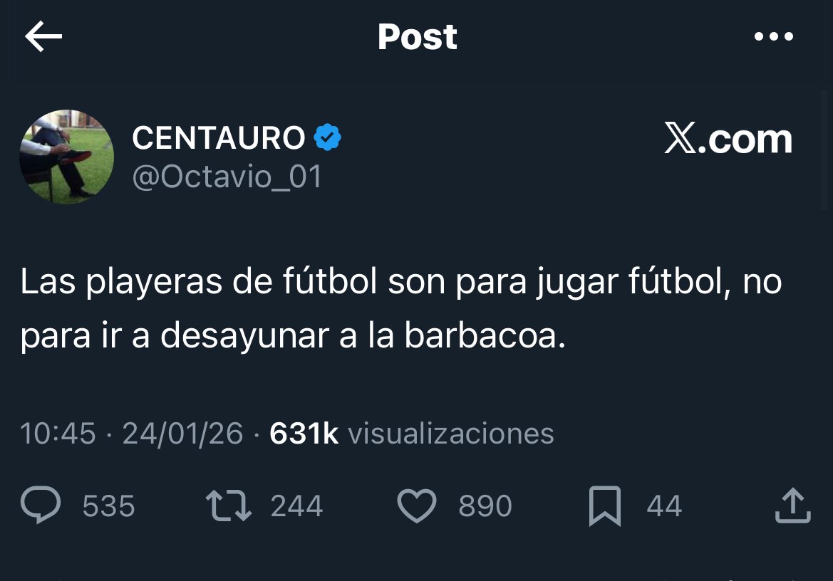 Jajajajajajaja este anciano quiere que desayunemos barbacoa de traje