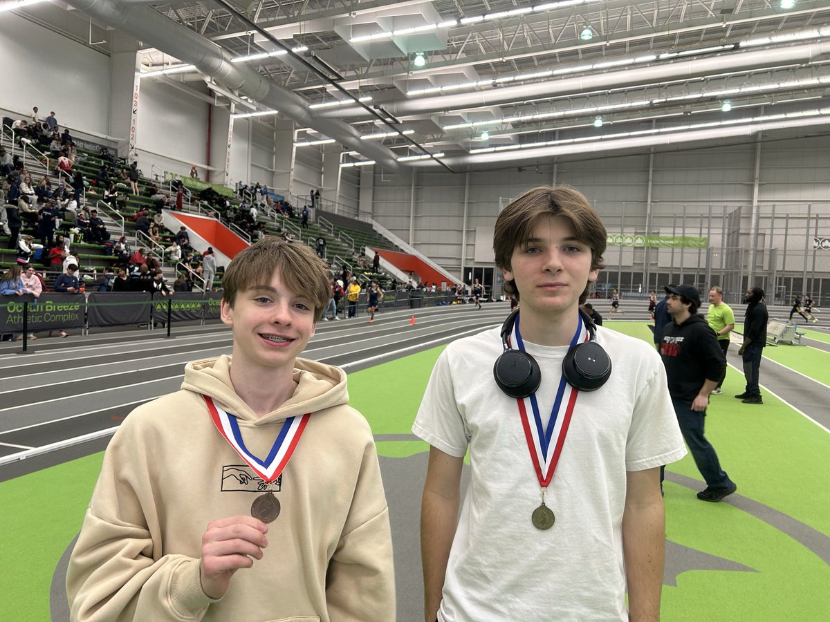Congratulations to James Kemp and Essex County Champion Parker Howell for medaling in pole vault, greatly contributing to the team’s success!
