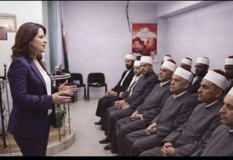 المتبرجات تعظ علماء الأزهر 
هذه هو الدين الذي يريده بلحه