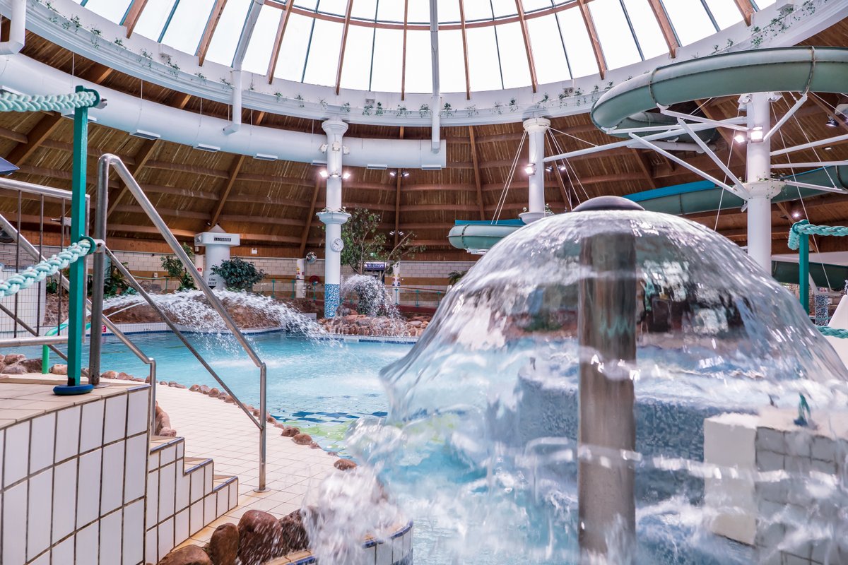 💦 Monday plans? Sorted.

We’re open 10am–10pm weekdays⏰
Waves 🌊 | Lazy river 😌 | High flumes 🤩

Bring family or friends and dive into the fun!
#visittralee #explorekerry #lovetralee #mtukerry #discoverkerry #ExploreTheKingdom #traleetoday