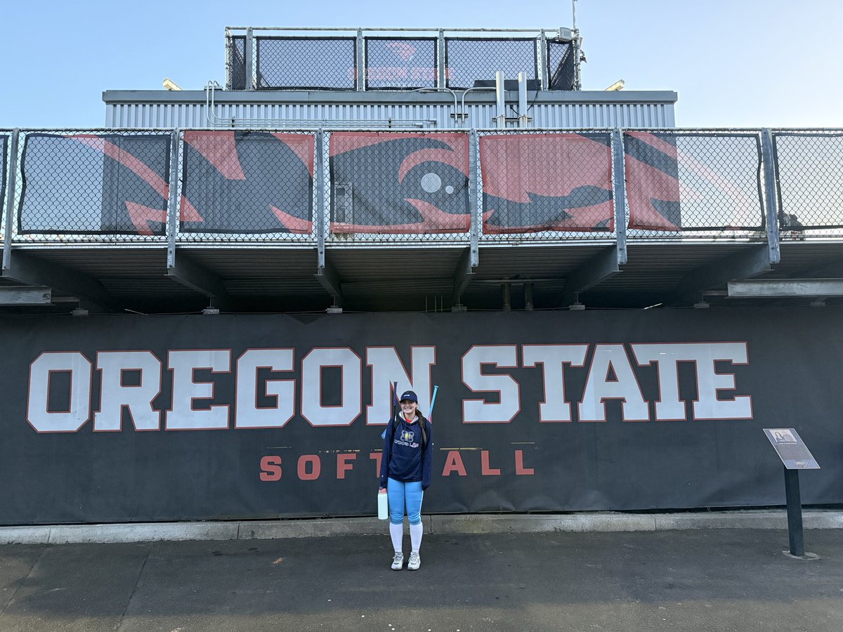 GiaRutigliano's tweet photo. Thank you Coach Berg and the entire Oregon State softball staff for a great camp experience. Grateful for the opportunity to learn and compete at a high level. Go Beavs 🧡🖤🥎

@lauraberg44 @jennytopping @CoachDomGarcia https://t.co/ngSPUicrhi