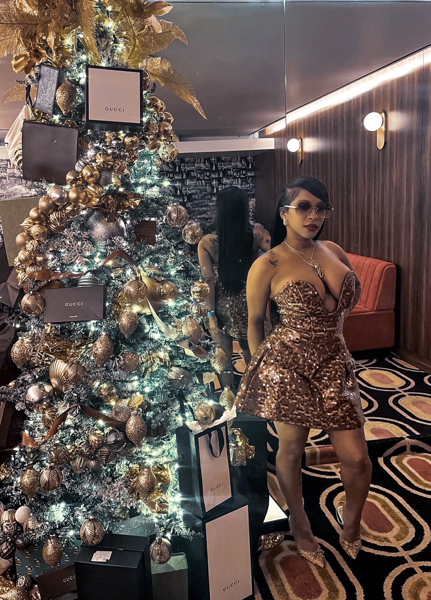 sofunsized's tweet image. Fine shit ✨