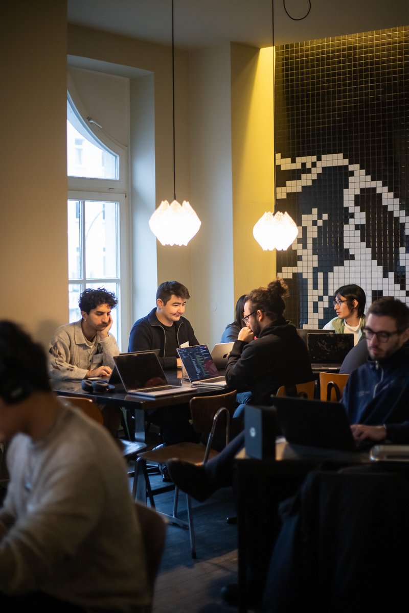 benln's tweet photo. Cafe Cursor in Berlin https://t.co/UWNzCEZS3P