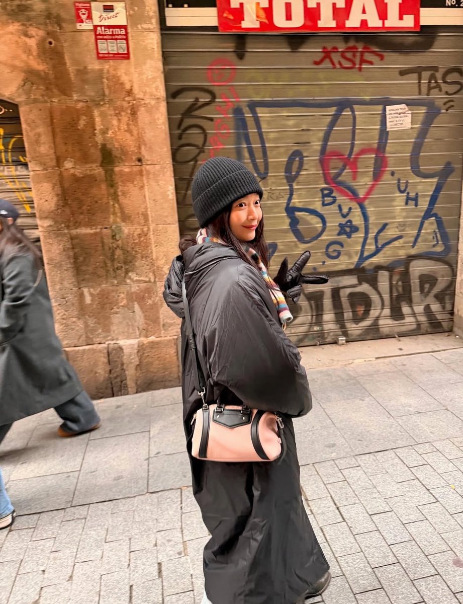 jsmtjyygyjbbjb's tweet image. รูปที่สามีถ่ายมันก็น่ารักแบบนี้แหล่ะนะ ตอนไปฮันนีมูน