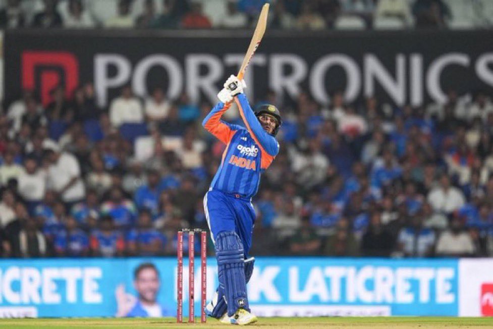 willowwhis22170's tweet image. Abhishek single-handedly roasted entire #RCB fan groups !! 
I’m surprised they are running behind Duffy  , instead of our own country men !!

They made #Duffy the new daddy !! 

Remember country comes first ?’c then any franchise !! 

#AbhishekSharma
#INDvsNZt20
#SRH
#IPL