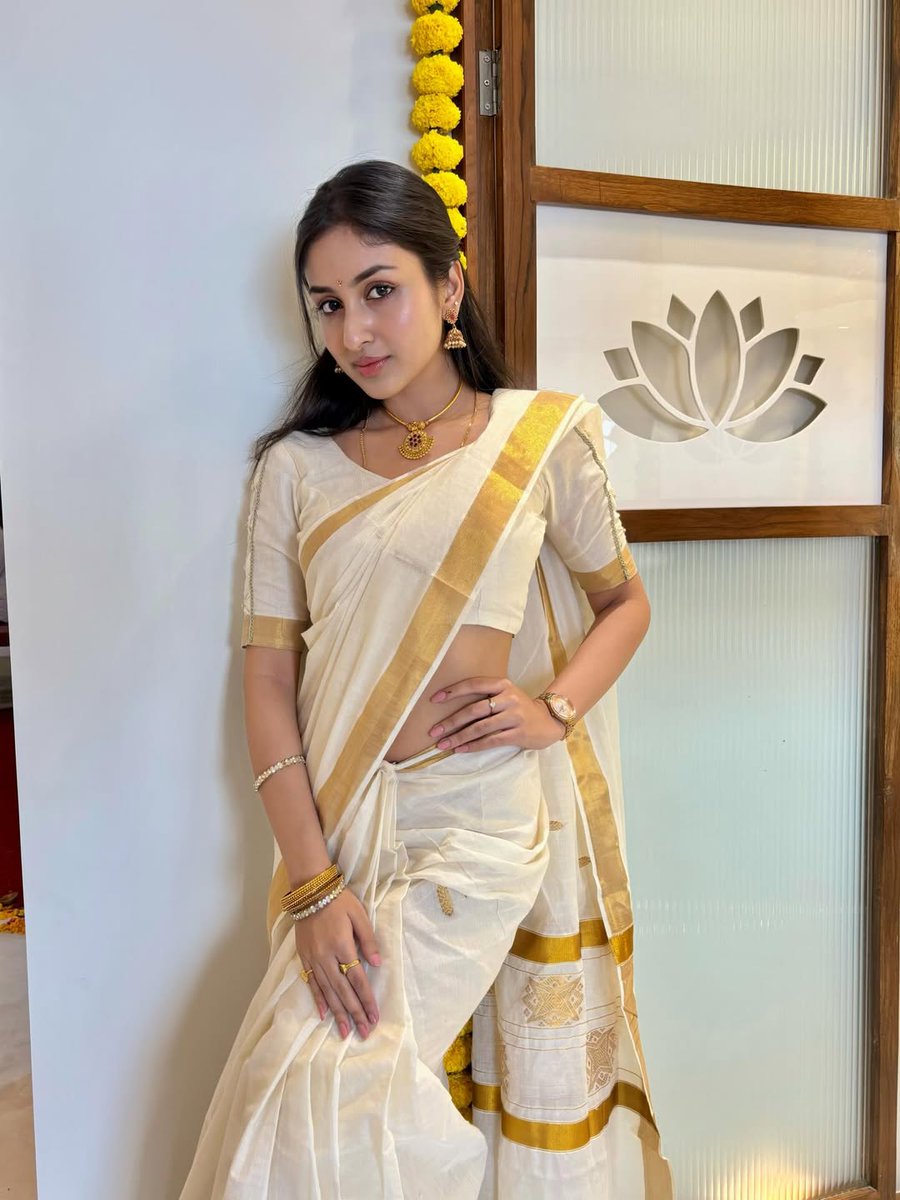favostweets's tweet photo. Pretiest sahuu 😘😘
Miss you onscreen jaldi ajao 🥹
#AnchalSahu https://t.co/JPRJDubeJW