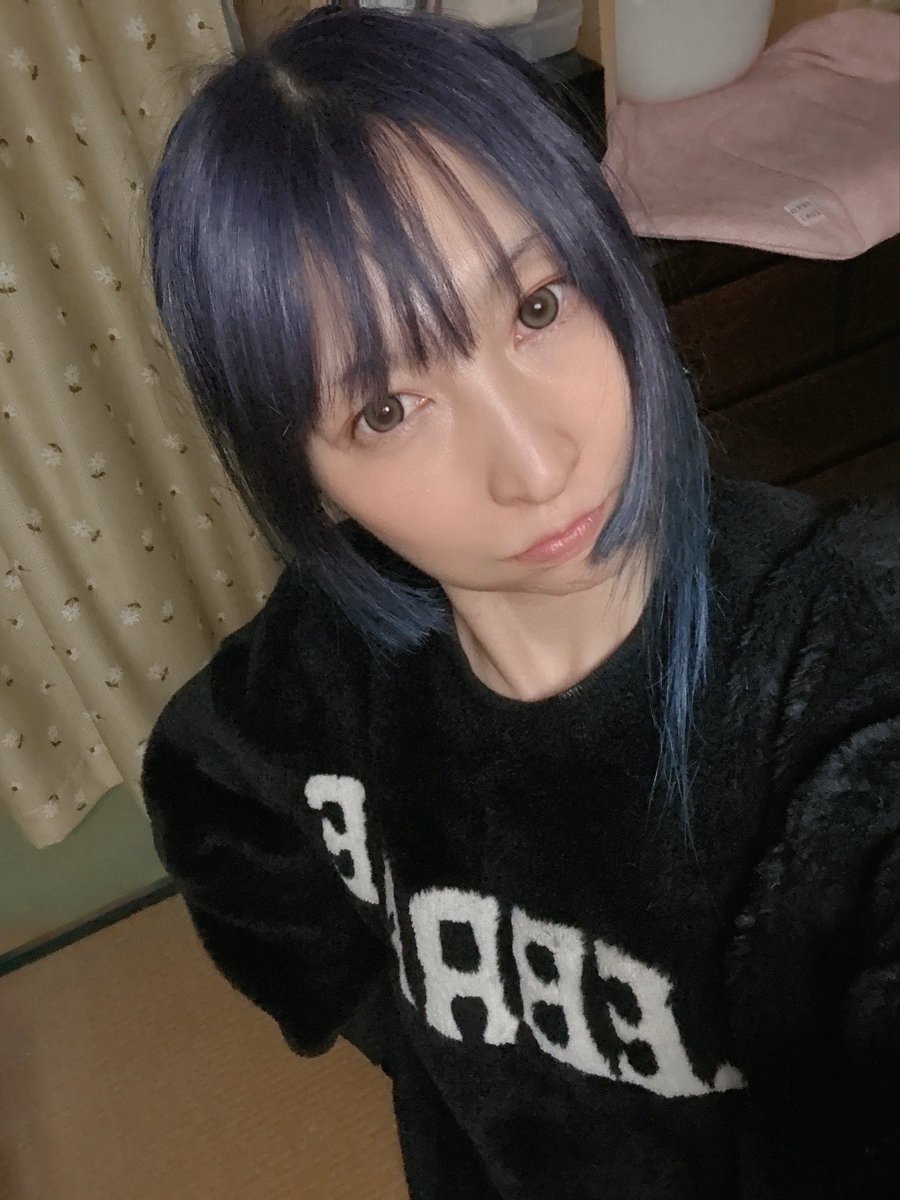 2月に寒いところに行く予定があるんだけど、ここ数日大阪でもかなり寒くてちょっとビビってり…💦大阪今日は少しだけど雪降ってたょ☃️❄️