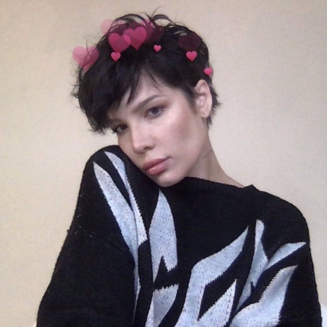 Throwback Halsey tweet media