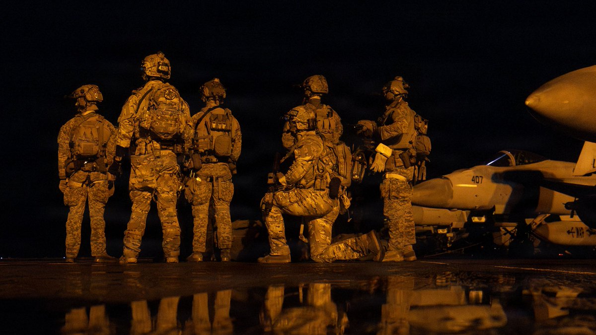 ᴅᴇᴡ tweet media