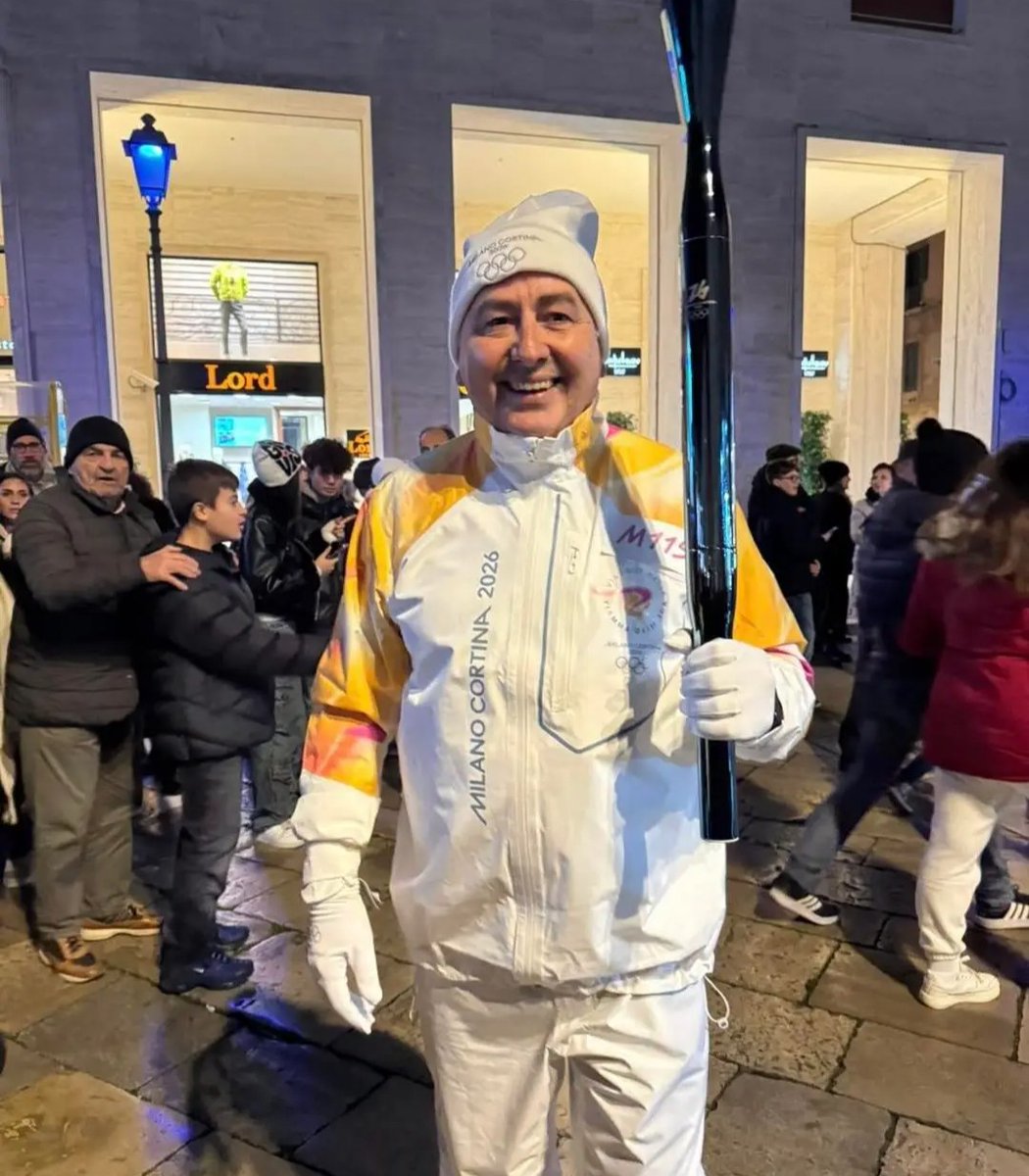 fvnzioniamo's tweet image. non ci sono più i tedofori di una volta