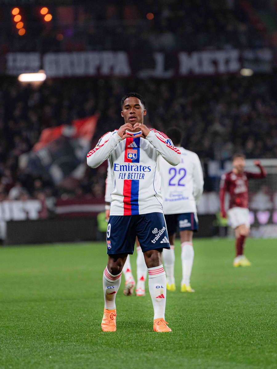 OL_English's tweet image. Bobby ⚽️🫶

#FCMOL