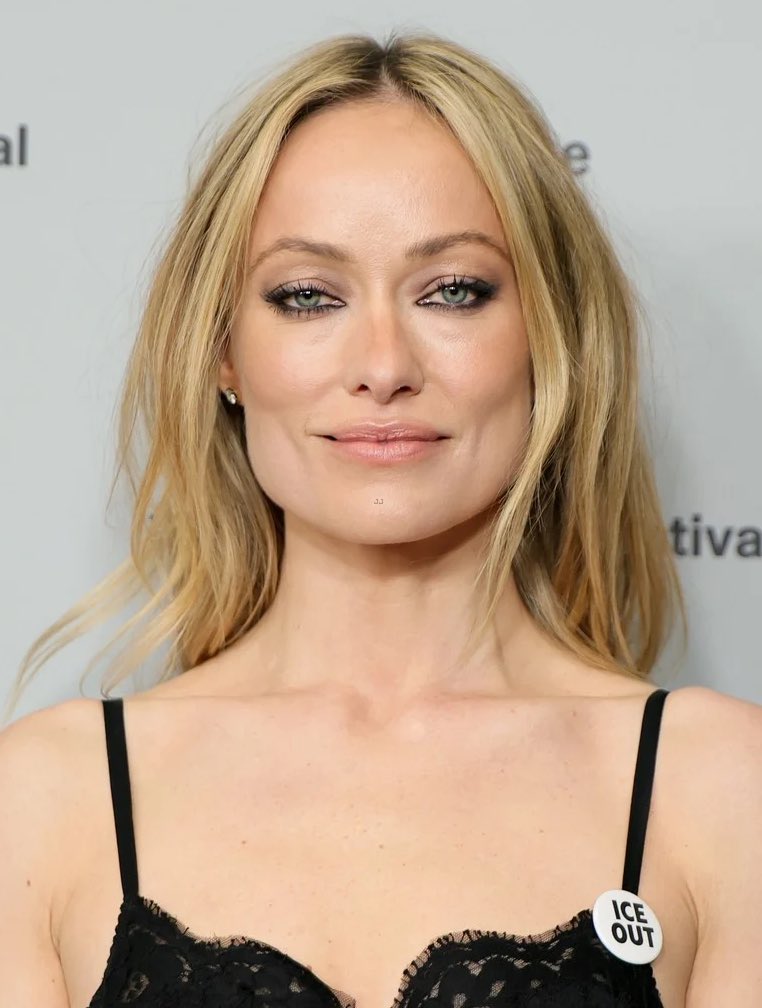 OliLondonTV's tweet image. Natalie Portman and Olivia Wilde wear ‘Ice Out’ pins to honor anti-ICE activists Renee Good and Alex Pretti. 

They have said nothing for the 35,000 Iranians massacred during just two days of protests.