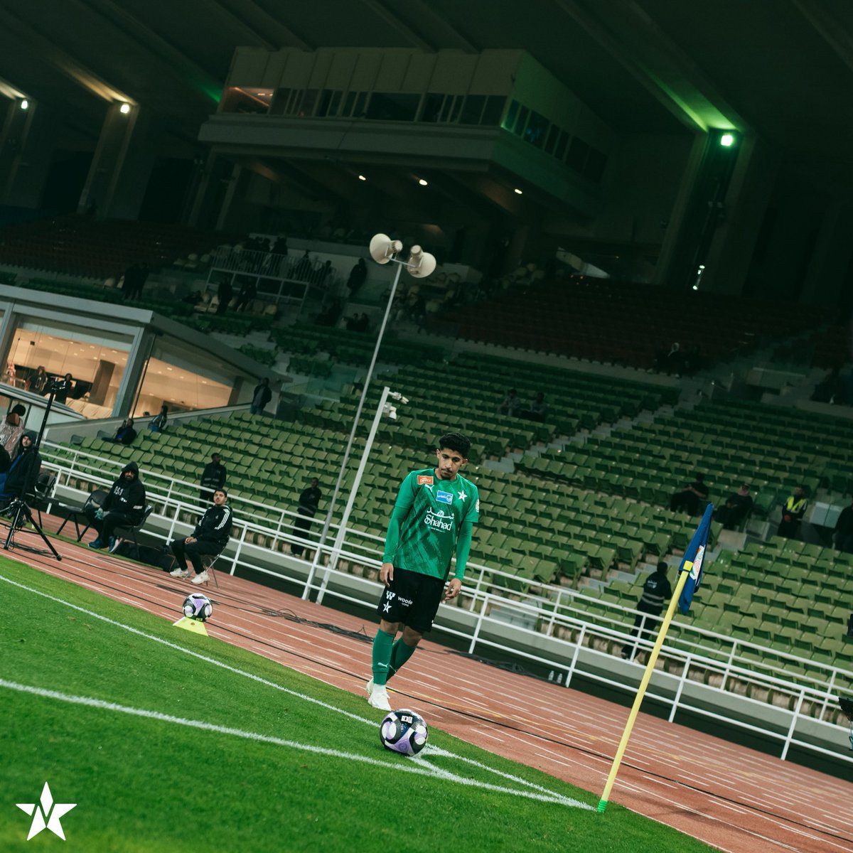 راكان الطليحي ( 23 سنه )  آخر 6 مباريات 

اسيست ضد الخليج 
هدف ضد الاتفاق 
هدف ضد الحزم 
اسيست ضد الفتح 
لم يساهم ضد الشباب
هدف ضد القادسية 

لا يوجد لدينا لاعبون يلعبون ، احتاج لاعبين يشاركون احتاج لاعبين طولهم 185 و وزنهم 83 و عندهم كامري 2023 😢
<a href="/Herve_Renard_HR/">Hervé Renard</a>