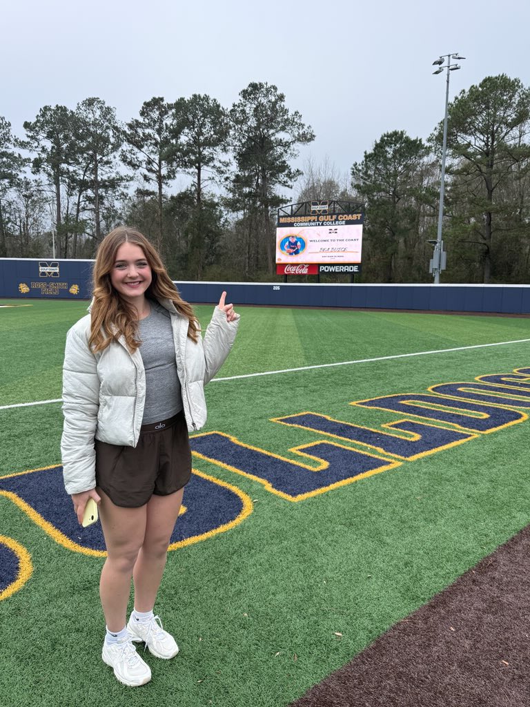 Had an amazing time on my visit to Gulf Coast! Thank you to the coaches for having me and making it such a great experience. <a href="/IzzyWerdann/">Izzy Werdann</a> <a href="/coach_duke22/">CoachDuke</a> <a href="/kailey_hil/">Kailey Hilderbrand</a>  Go bulldogs!! 🐶