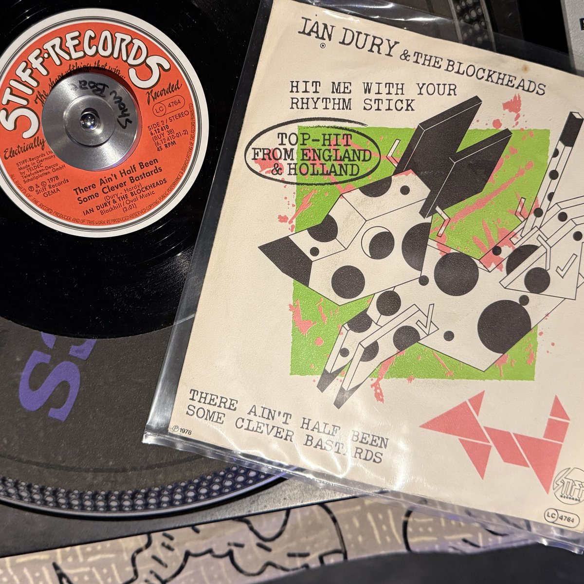 本日の1曲目 Ian Dury & the Blockheads B面の