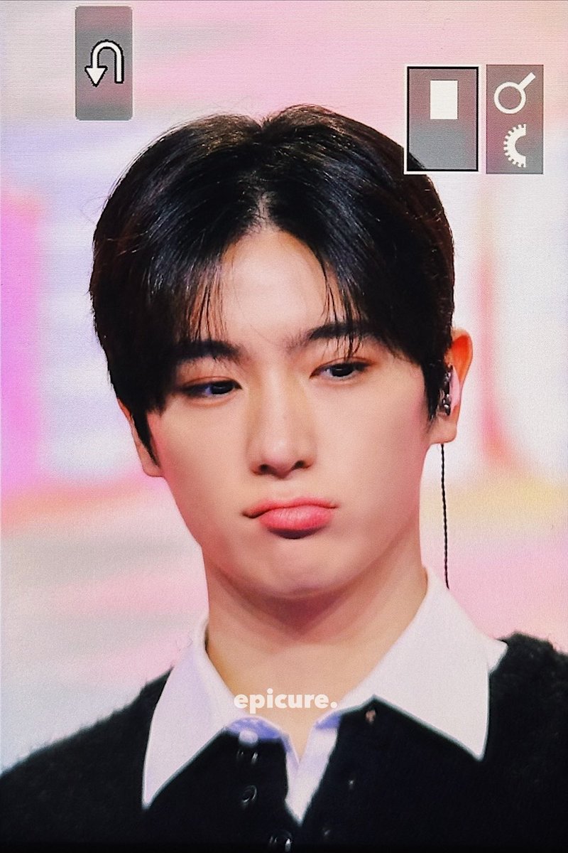 xnizue's tweet image. 삐횬이