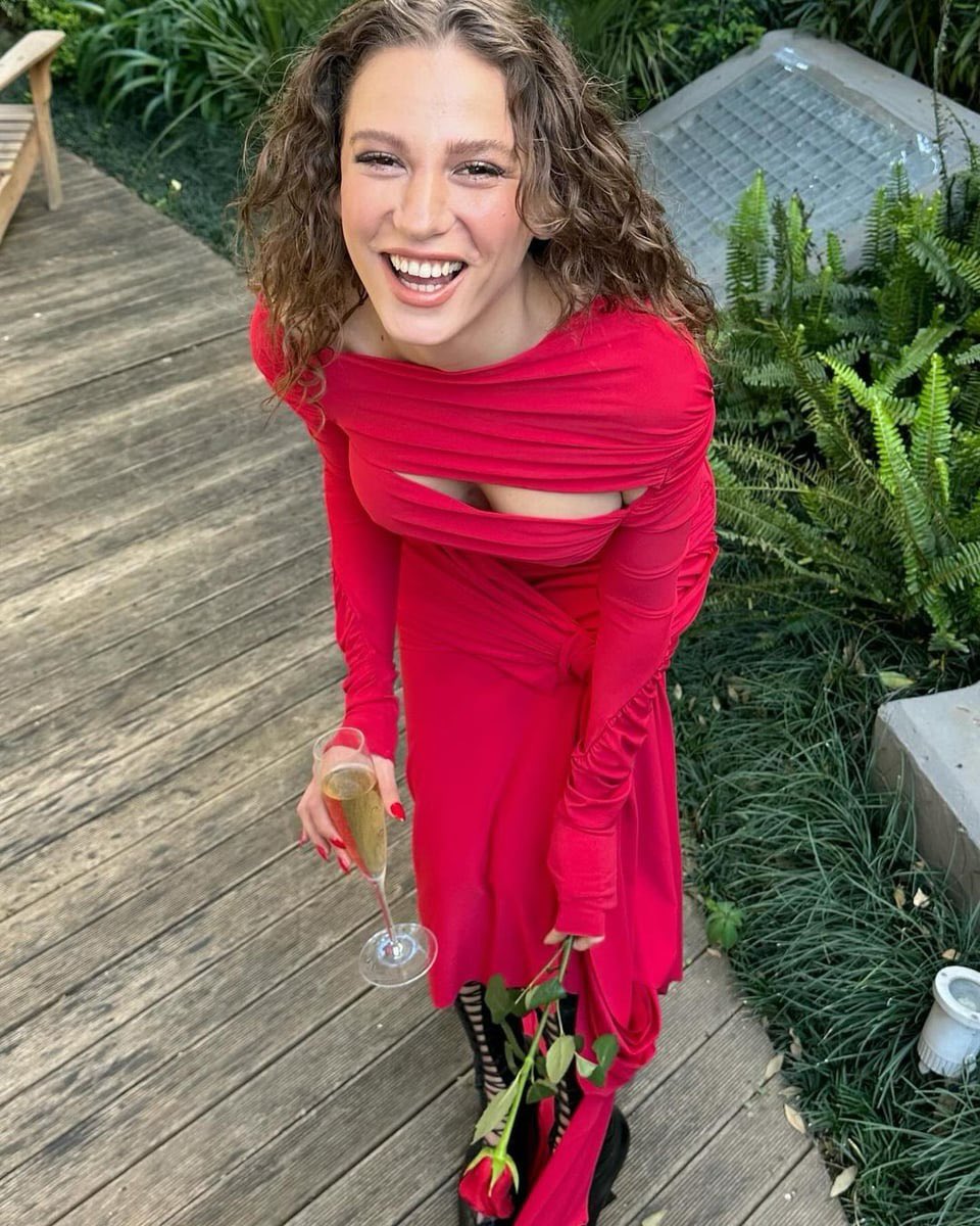 Ünlü Seven Biri tweet media