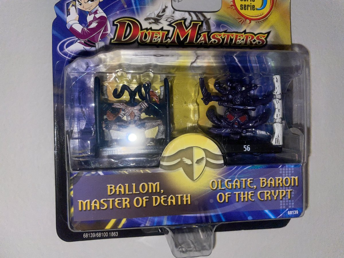 ご存知でしたか？彼には2つの異なる英語名があったんです。グッズでは