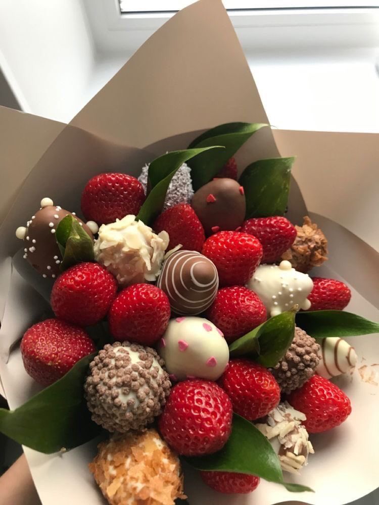 heart_jpg's tweet image. chocolate covered strawberries bouquet