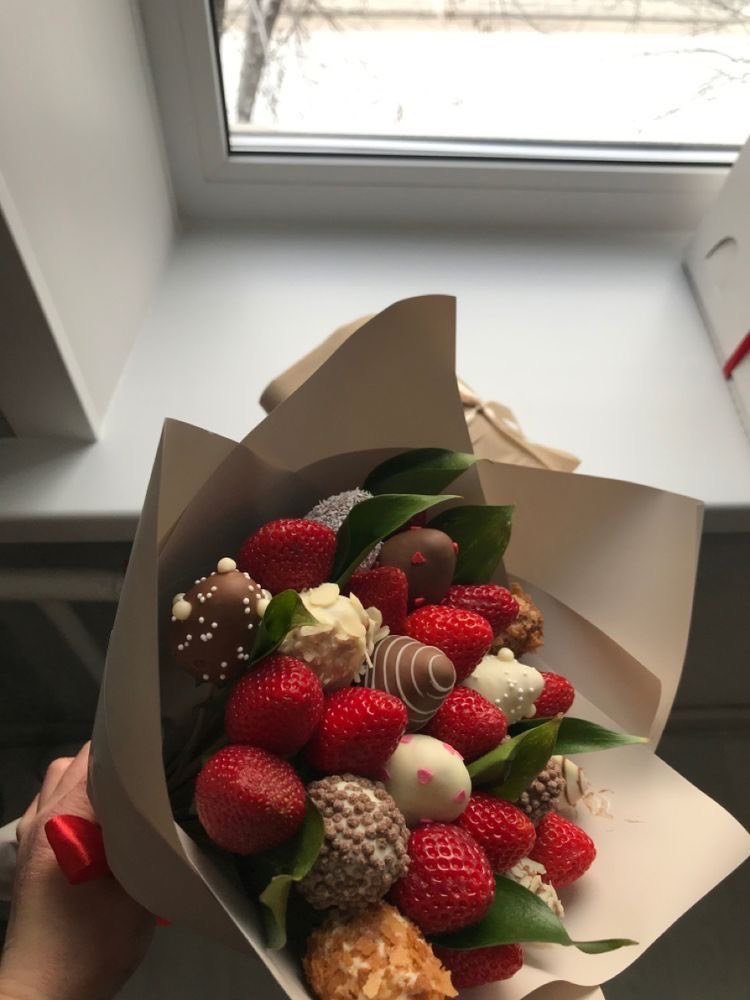 heart_jpg's tweet image. chocolate covered strawberries bouquet