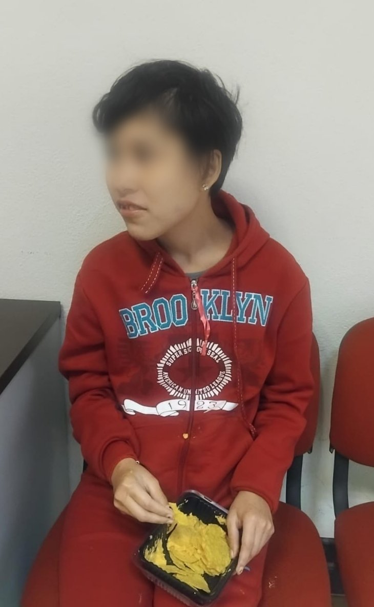 #ServicioSocial

🚨 Oficiales de Guardia Municipal localizaron en Acceso Norte y av. 20 de noviembre a una menor sin acompañamiento. 

La menor es una persona con discapacidad intelectual, no refiere datos familiares por lo que ha sido trasladado para su resguardo a Justicia