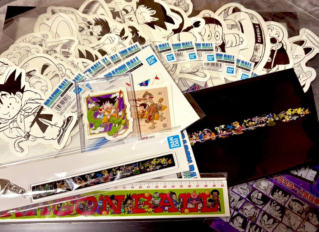 _hiroofficial's tweet image. ゲンキダマツリの戦利品。寒い中並んで買った思い出もプラスされてこのフィギュアやグッズは宝物になったな☺️ポストカード可愛いすぎて全買いしてしまった

#ドラゴンボール
#ゲンキダマツリ
#DB特派員