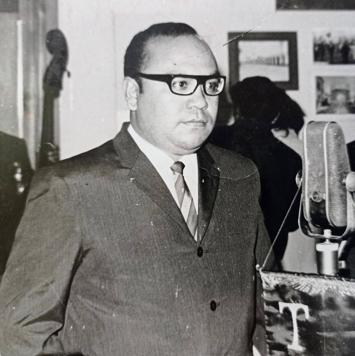 87 años cumpliría nuestro escritor Héctor Gaitán Alfaro. (25 enero 1939)
Una oración a su memoria. Falleció el 1 de febrero 2012. Su recuerdo siempre vivo en su pluma y voz, dejando toda una tradición oral para las futuras generaciones.
#lacalledondetuvives