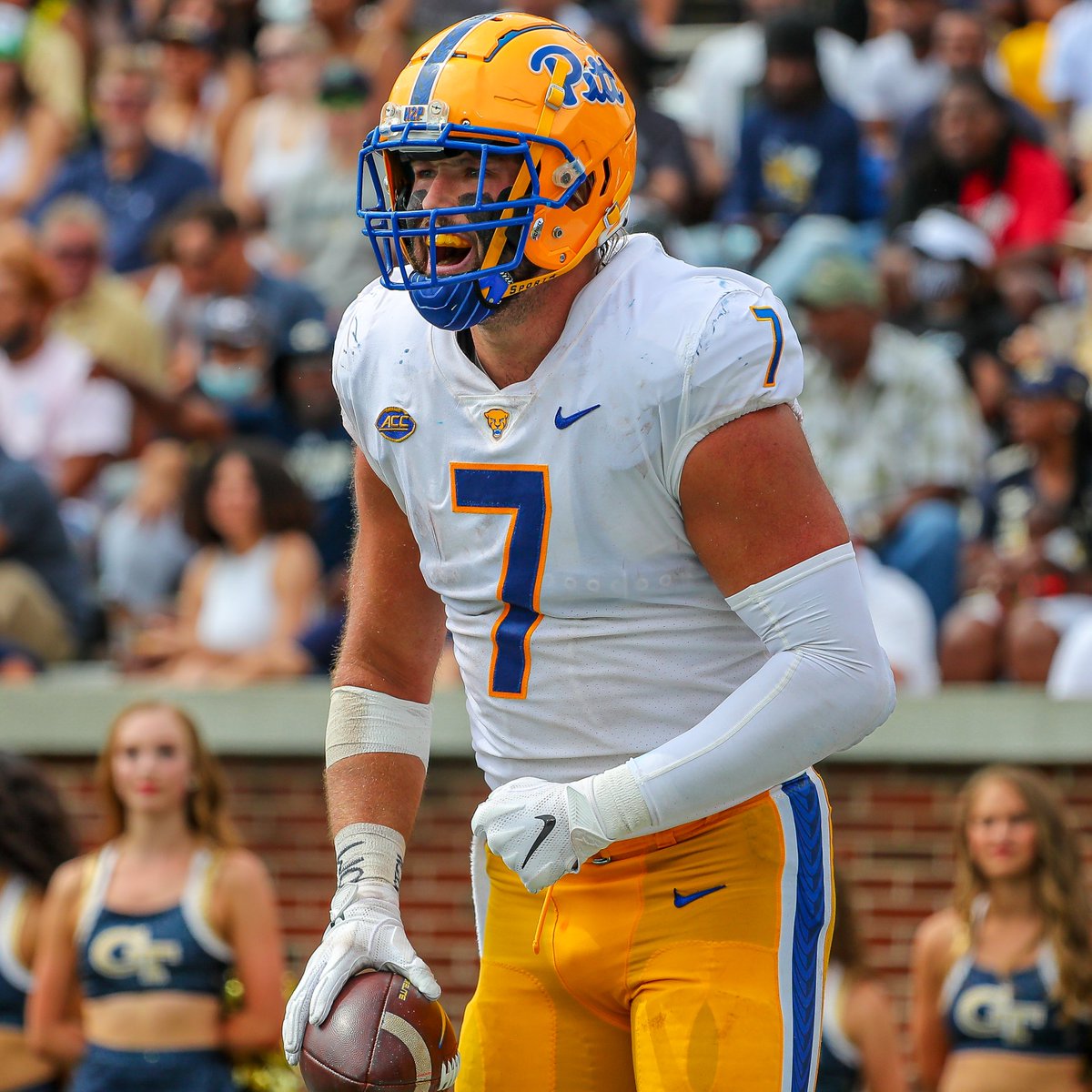 Conference Championship Sunday 🍿

<a href="/konata_b/">Konata B Mumpfield</a> x <a href="/RamsNFL/">Los Angeles Rams</a> 
<a href="/Lucas_Krull_/">Lucas Krull</a> x <a href="/Broncos/">Denver Broncos</a>