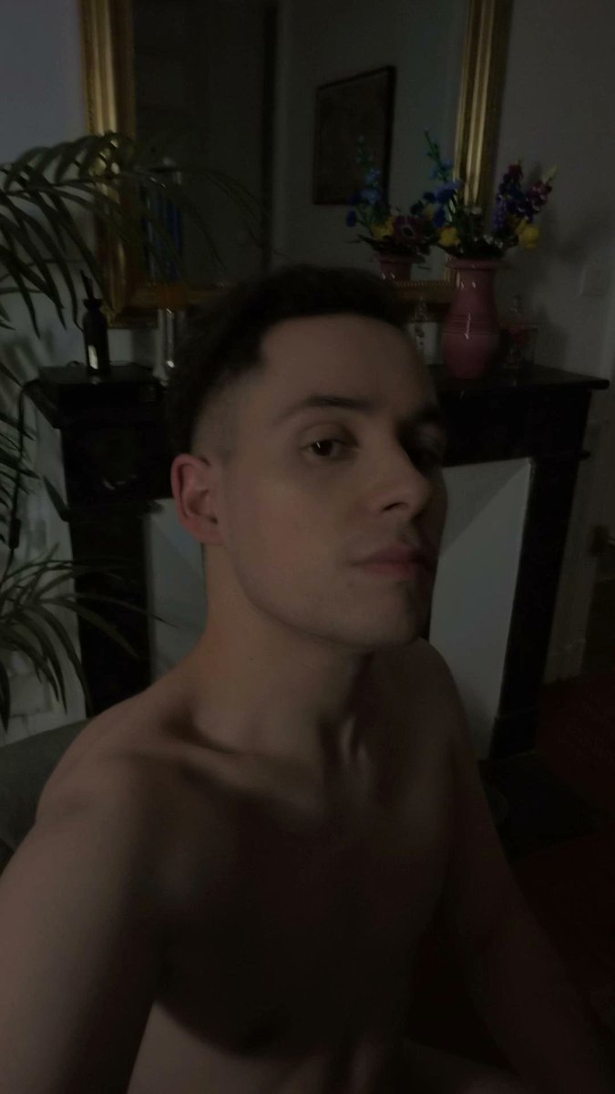 Tabouret tweet media