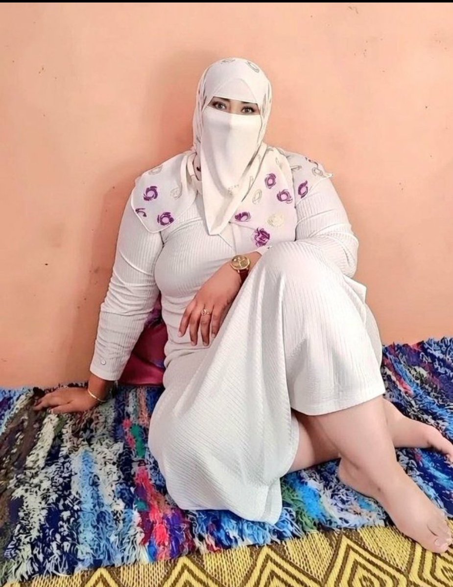 سؤال 
ليش  الرجال يحبون جسد المرأة اكثر من عقلها