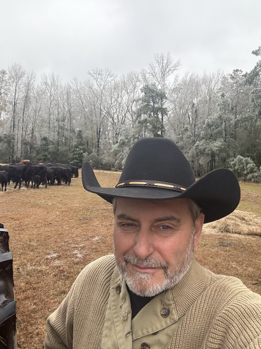 3 more pastures… then it’s time for my lunch.. leftover chili always better on the second day…👌