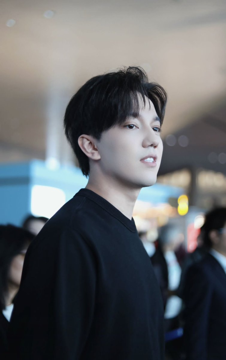 monica_valdi's tweet image. NINE YEARS OF LOVE
Happy Dears Day 2026 
Non stiamo solo celebrando un fandom, stiamo celebrando un sentimento. Essere un Dears significa supportare Dimash con gioia, rispetto e amore, oggi e in tutti i percorsi che il futuro gli riserva.
#DimashAndDears