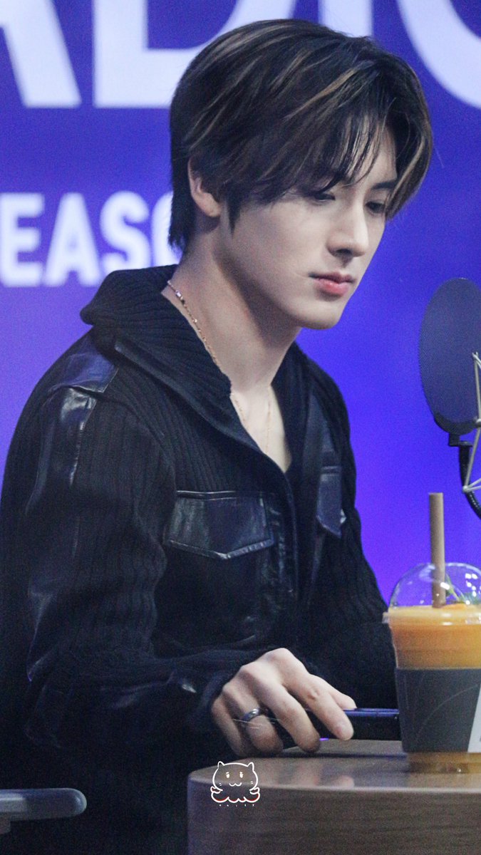 rainieeeeetclsy's tweet image. 260112 아돌라

#에릭 #손영재 #ERIC 
#더보이즈 #ERIC #THEBOYZ