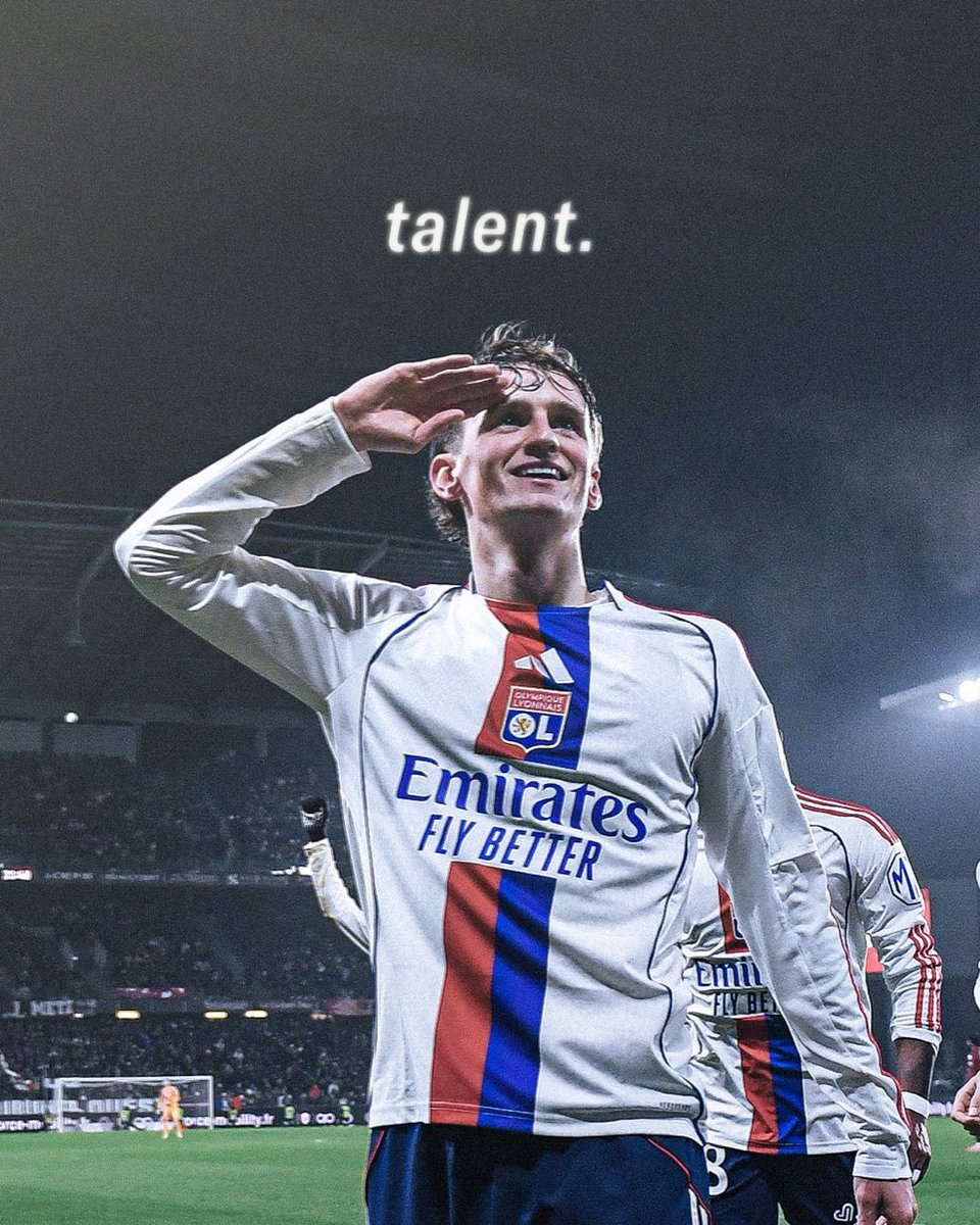 ActuL1_'s tweet image. 🚨 𝗢𝗡 𝗣𝗔𝗥𝗟𝗘 𝗗'𝗘𝗡𝗗𝗥𝗜𝗖𝗞 🇧🇷, 𝗠𝗔𝗜𝗦 𝗠𝗢𝗥𝗧𝗢𝗡 🏴󠁧󠁢󠁥󠁮󠁧󠁿 𝗖'𝗘𝗦𝗧 𝗤𝗨𝗘𝗟𝗤𝗨𝗘 𝗖𝗛𝗢𝗦𝗘 𝗔𝗨𝗦𝗦𝗜 ! 🥵❤️💙

Buteur et passeur face à Metz. 🫡

📸@Ligue1_ENG