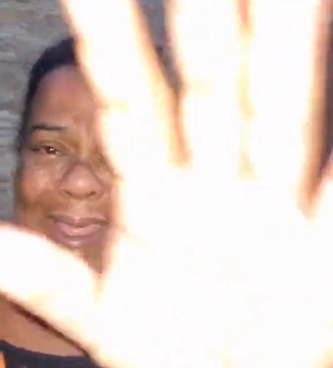 yanescudo's tweet image. essa história do raio no carnagado foi muito forçada da parte do roteirista da realidade pqp