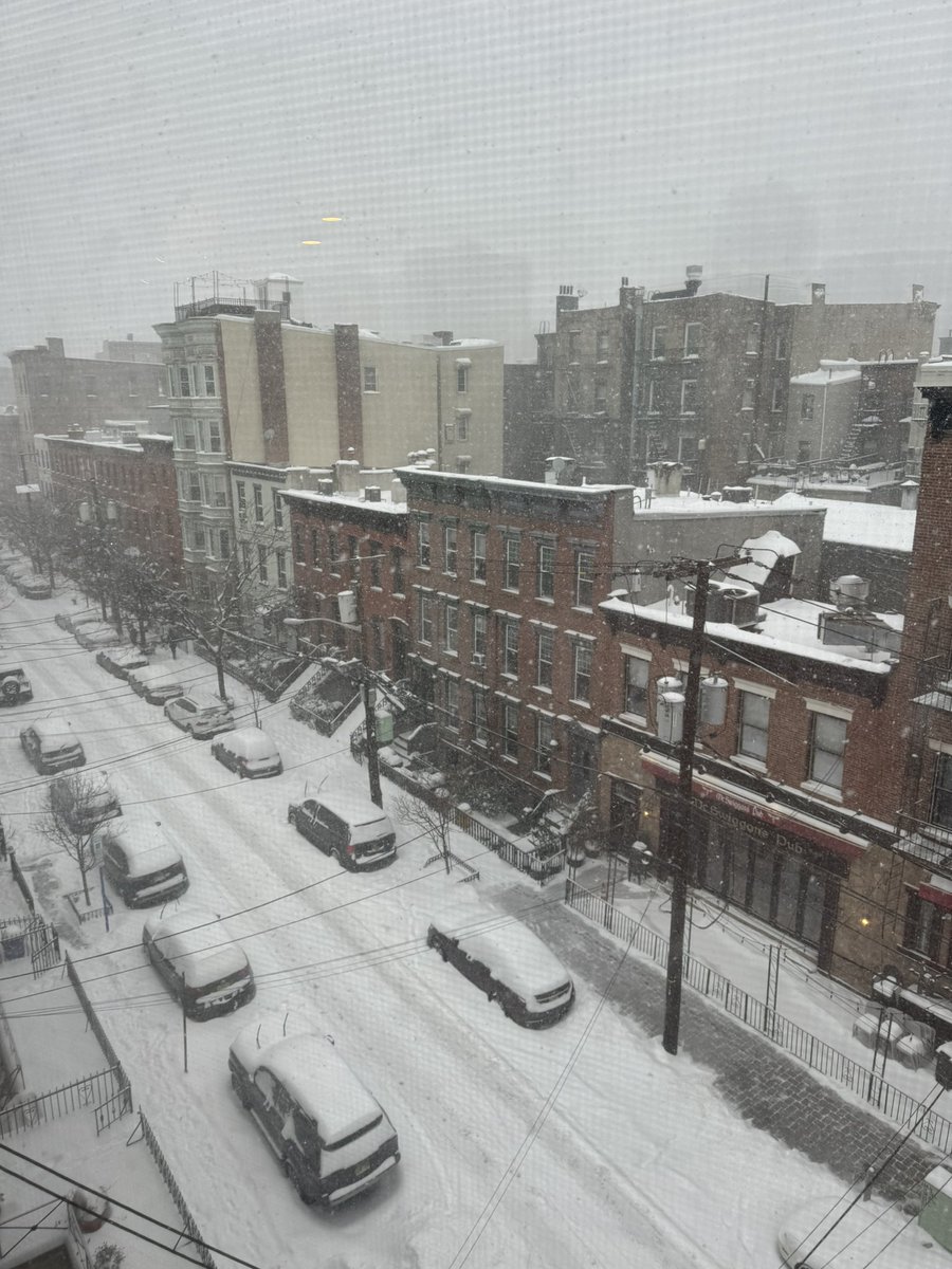 _megan_1_'s tweet image. snow day!