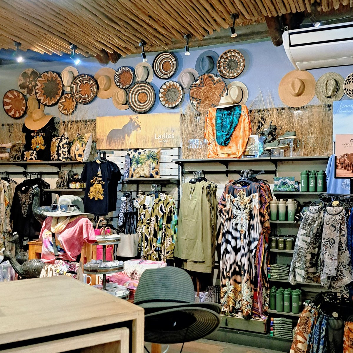 Luxury in the bush @skukuzasafarilodge in the Kruger National Park. A 128-room, 4-star lodge in the heart of the African wildlife. The ultimate bush escape. #krugernationalpark #africansafari

skukuzalodge.com