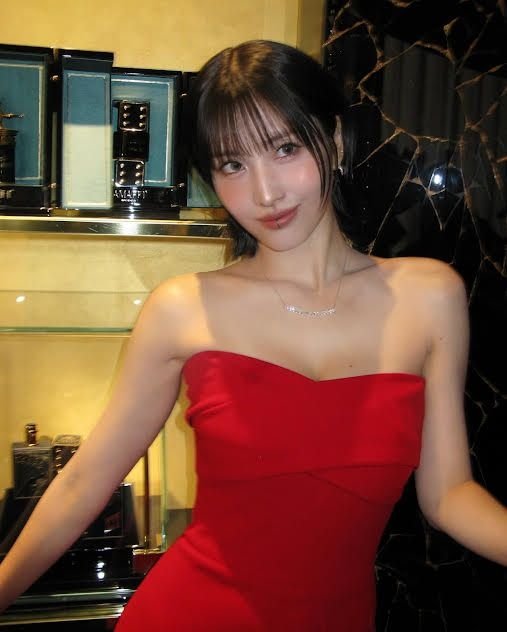 PincesodoSenpai's tweet image. Como alguns já sabem, ontem rolou o evento da Hennessy, uma das marcas que meu Chefia é embaixador e que eu fui notada, então não podia perder a oportunidade de estar deslumbrante e beber algumas. 😎🍸❤️